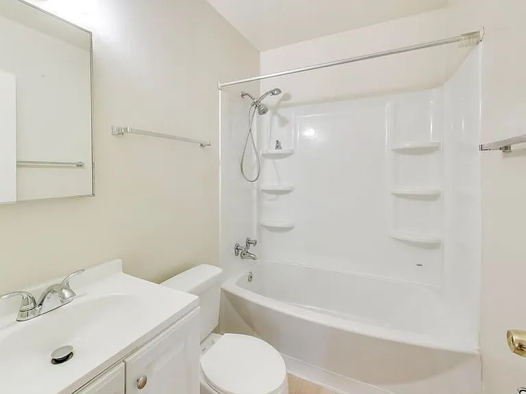 450 Alcatraz Ave #12 — Photo 11