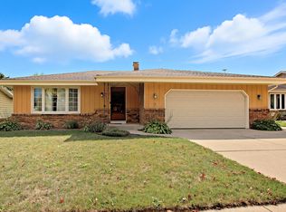 6017 68th St, Kenosha, WI 53142