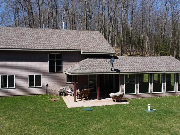 3742 Novak Ln, Florence, WI 54121