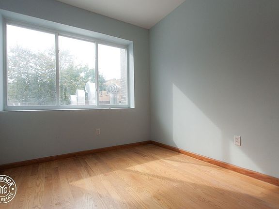 3rd image of 176 Wilson Ave #3FF
