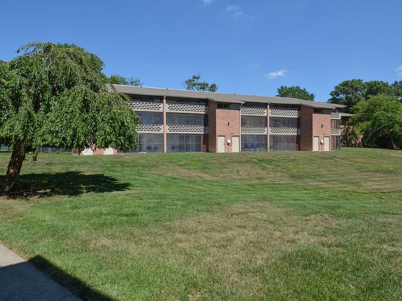 Lake Club Apartments Residential Building