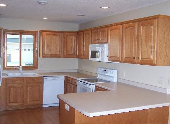 3rd image of 1019 Katelyn Cir NE