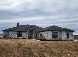 228 Hillside Ln, Lampasas, TX 76550