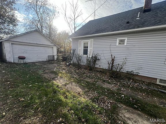 3rd image of 929 Grand Ave