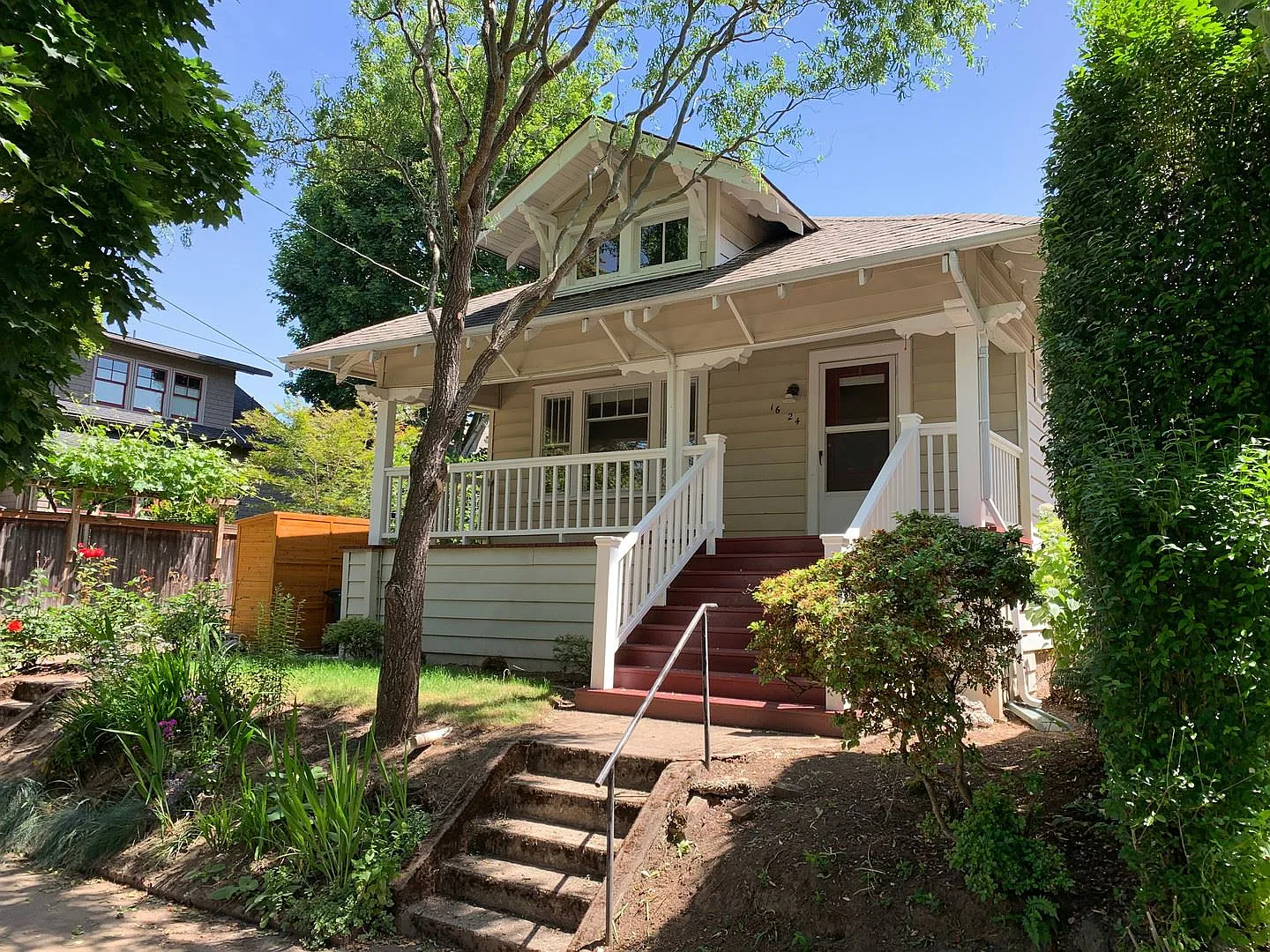 1624 SE 44th Ave photo 1