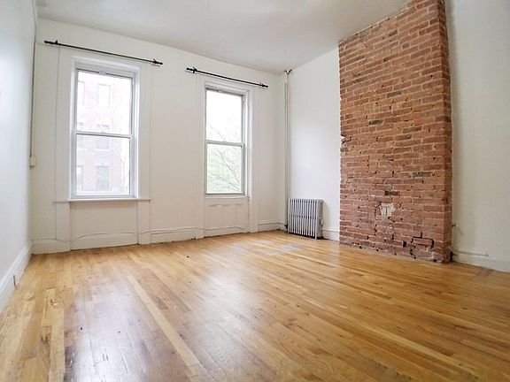 3rd image of 316 Jefferson St APT 2L