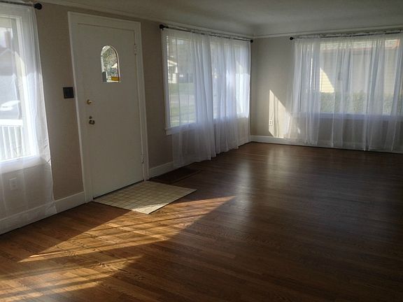 2nd image of 1705 S Ainsworth Ave