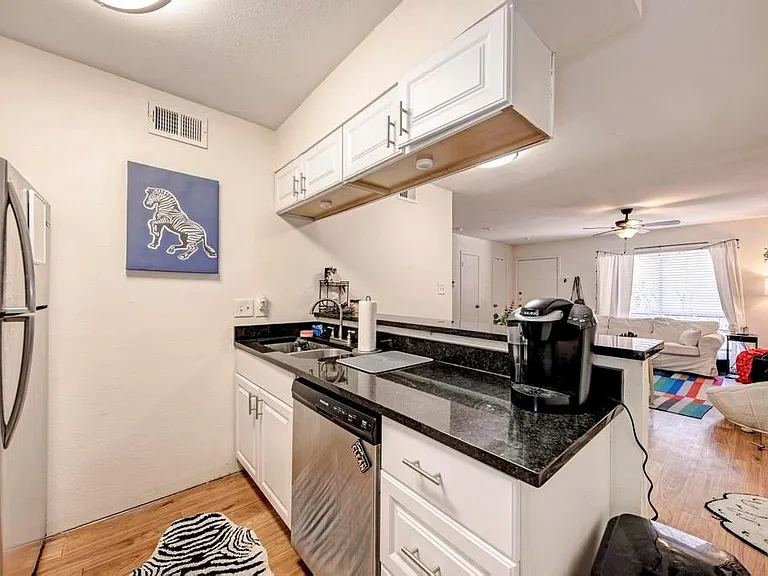 2207 Leon St #109A — Photo 2