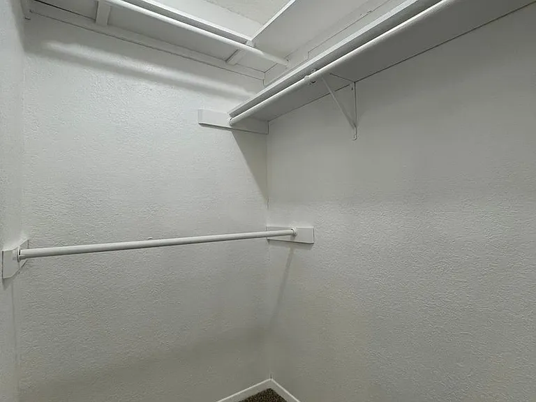 429 S 4th St — Photo 5