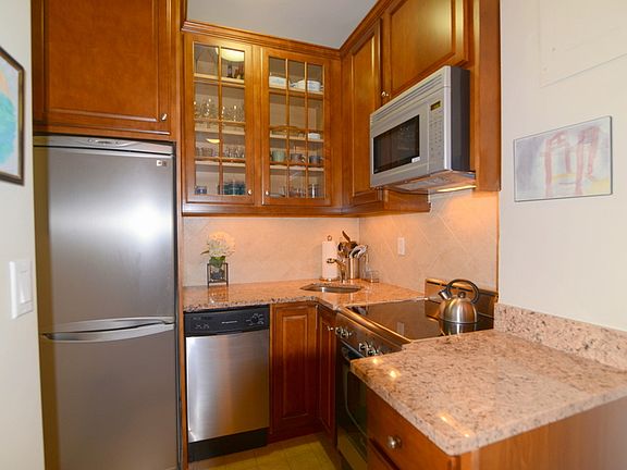 4th image of 23 W 73rd St #815