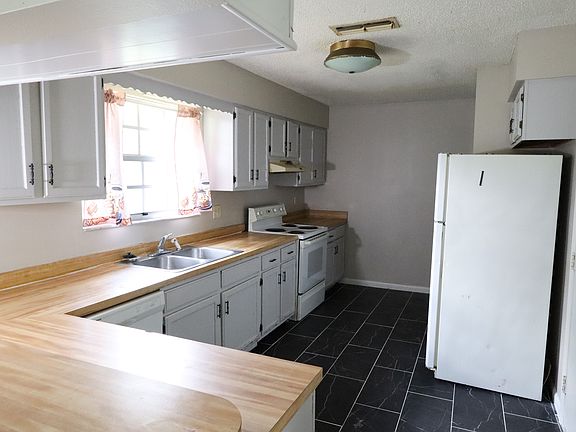 5th image of 66 Silver Ln