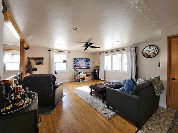 2nd image of 130 Wedgewood Dr
