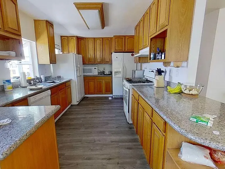 924 Colorado Ave — Photo 4