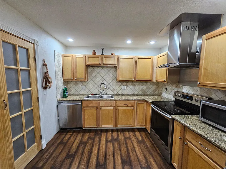 1504 S Salem Cir — Photo 9