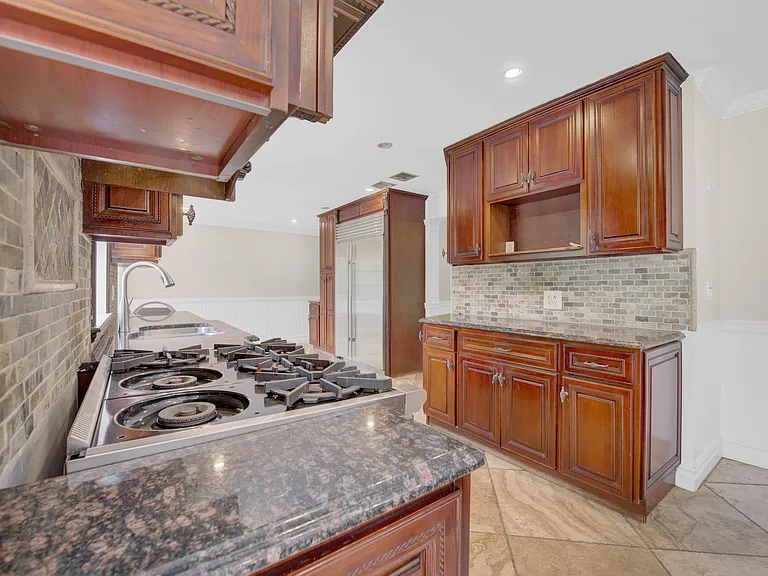 1719 Cedar Swamp Rd — Photo 9