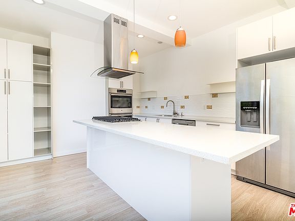 2nd image of 12712 W Washington Blvd Unit 302