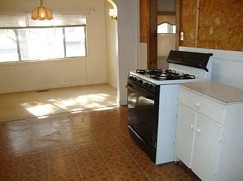 5th image of 142 Montana St
