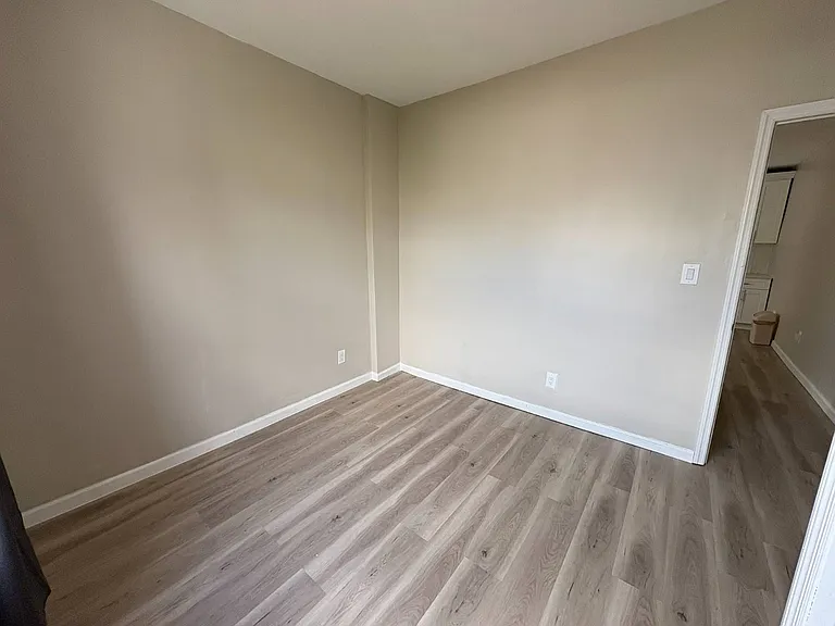 1765 W 9th St #2 — Photo 7