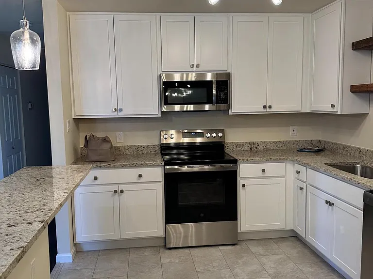 168 Valley Greene Cir #168 — Photo 9