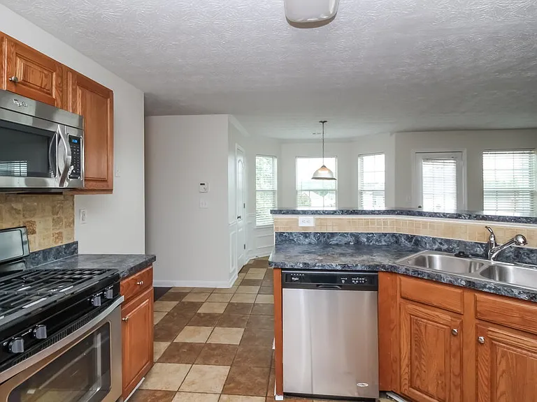 604 Mohawk Cir — Photo 7