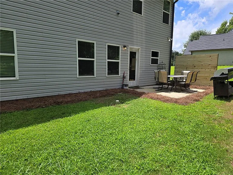 123 Mulberry Dr — Photo 6