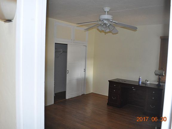 3rd image of 4954 Cresita Dr