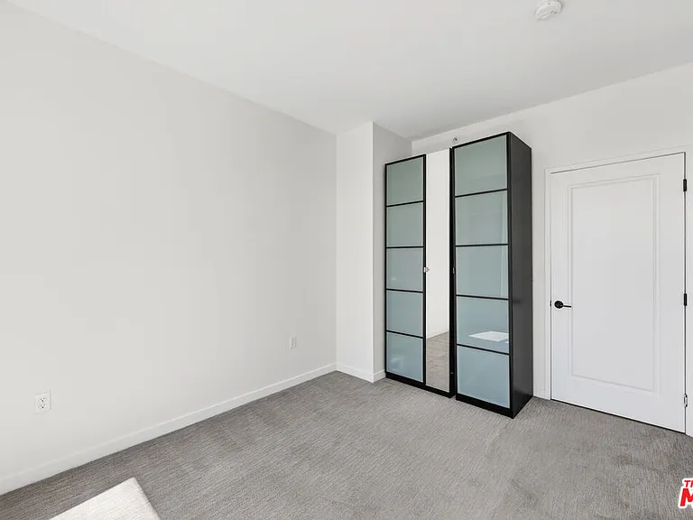 1050 S Grand Ave #1410 — Photo 18