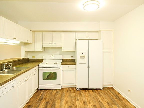5th image of 1142 Talbots Ln Unit 0