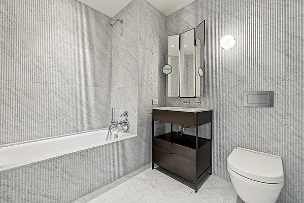 Bathroom, photo 2