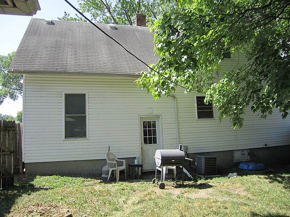 2nd image of 319 Gurler St