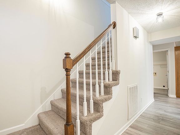 2nd image of 6817 Ridge Creek Dr