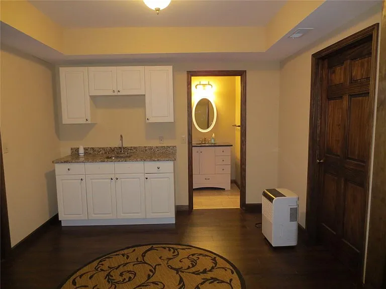 220 Lantern Ridge Ct — Photo 13