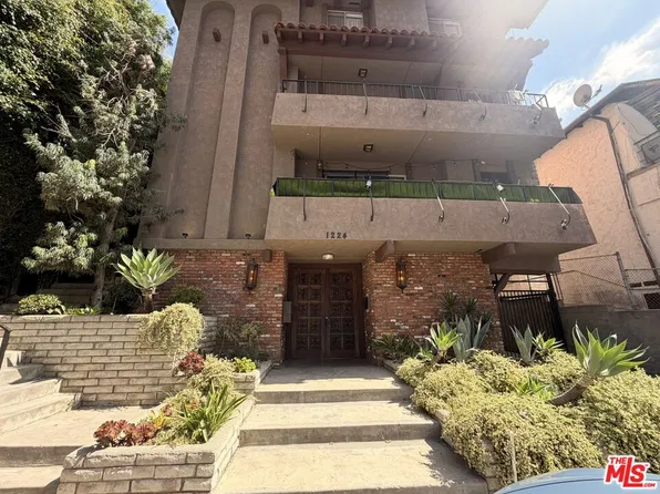 1224 S Barrington Ave APT 301, Los Angeles, CA 90025