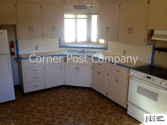 4th image of 400 Morningside Dr NE