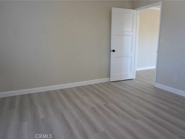 1234 W 8th St — Photo 6