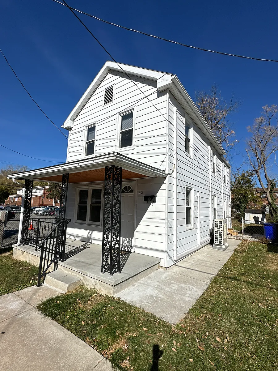 Building Photo - 62 Bethel St