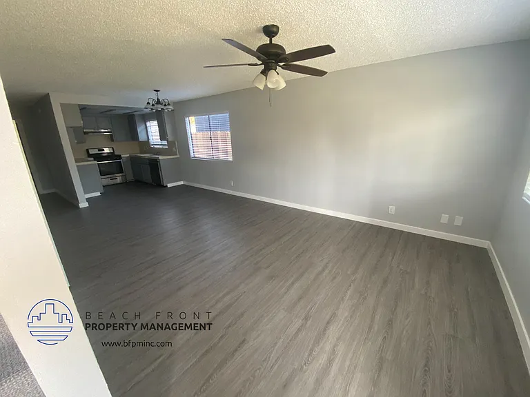 867 W 1st St — Photo 10