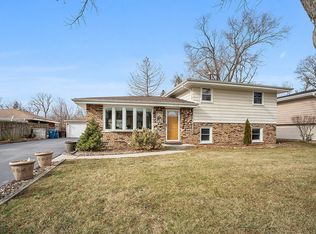 10122 S 80th Ct, Palos Hills, IL 60465