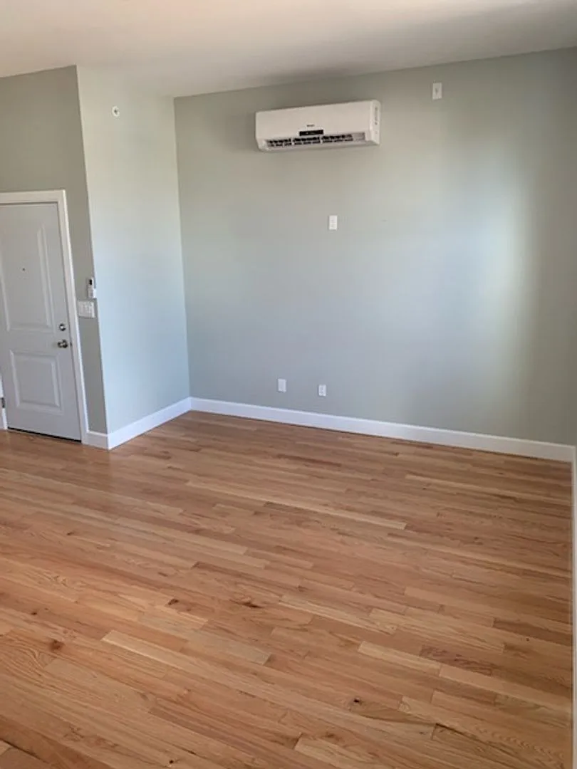 531 Clinton Ave — Photo 2