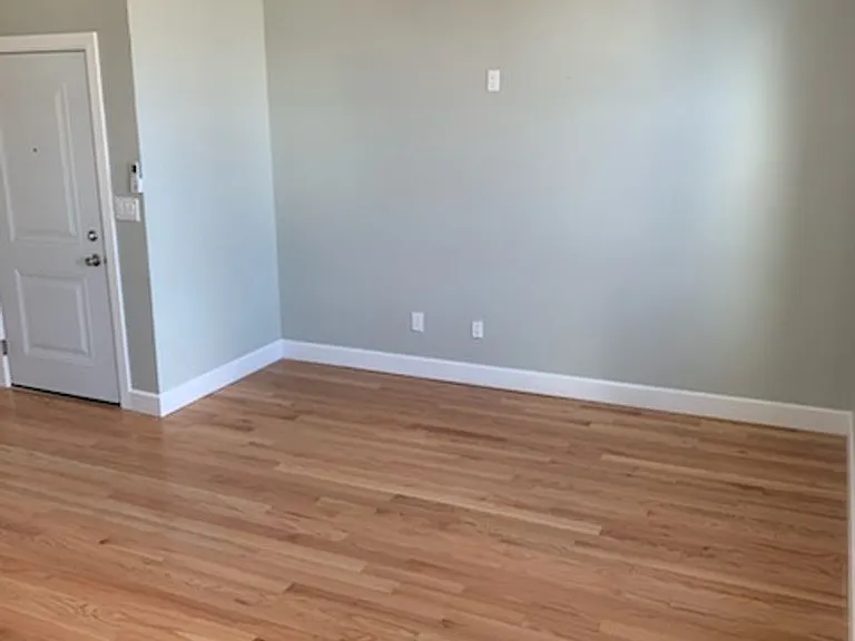 531 Clinton Ave — Photo 2