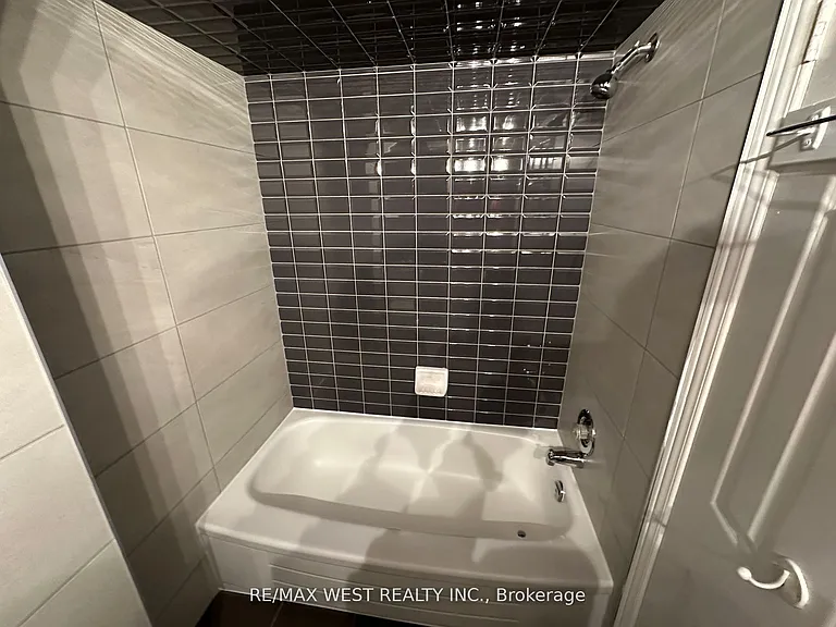 999 Caledonia Rd #BASEMENT — Photo 12