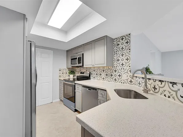 5005 Wiles Road #203, Coconut Creek, FL 33073