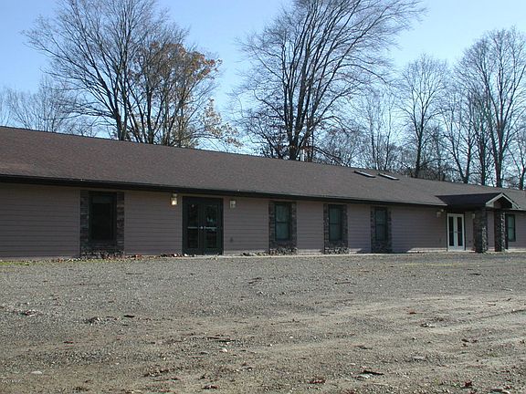 4th image of 17585 McKenzie St
