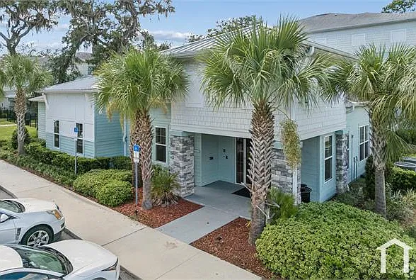 2 bed, 836 sqft, $1,333 — Photo 3