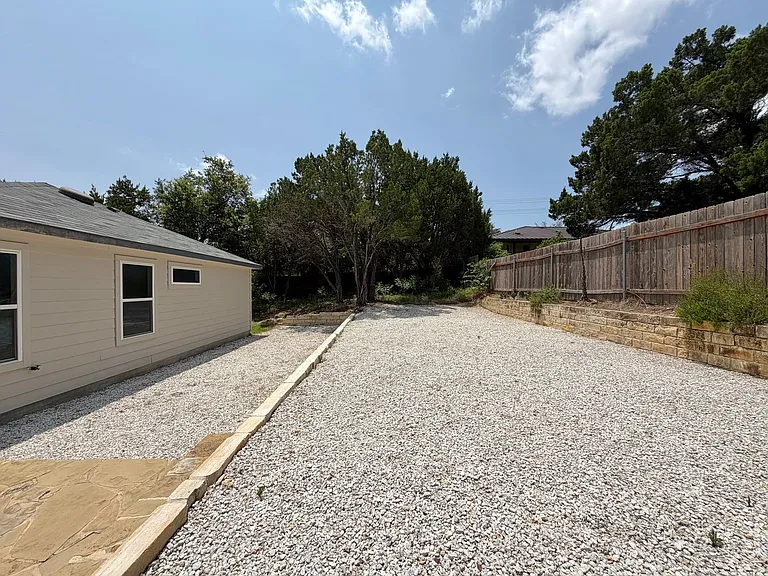 4300 Liberty Ln — Photo 41