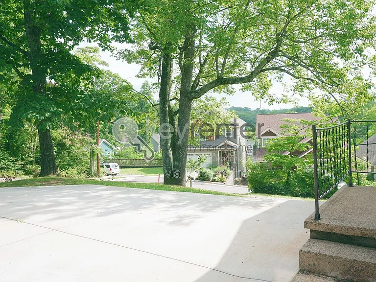 1024 Garnett Ave — Photo 16