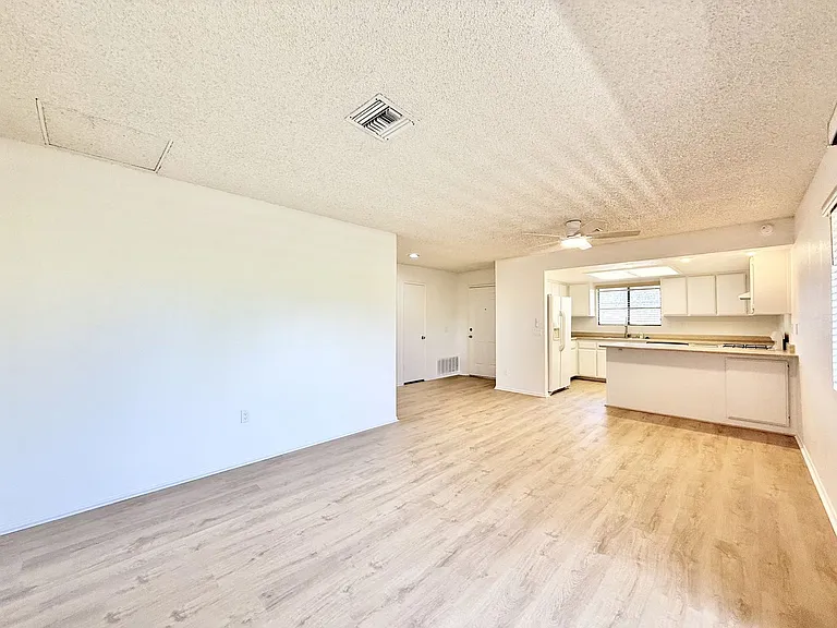 45485 Sunset Ln #3 — Photo 3