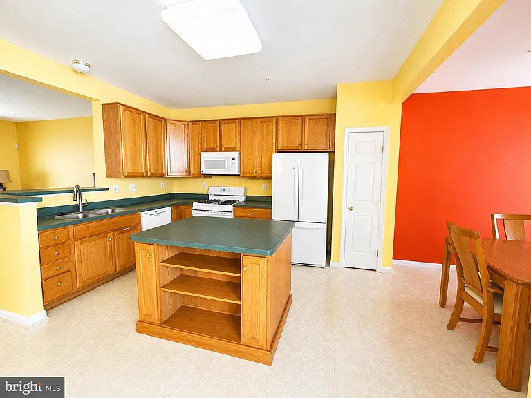 4302 Begonia Dr — Photo 7
