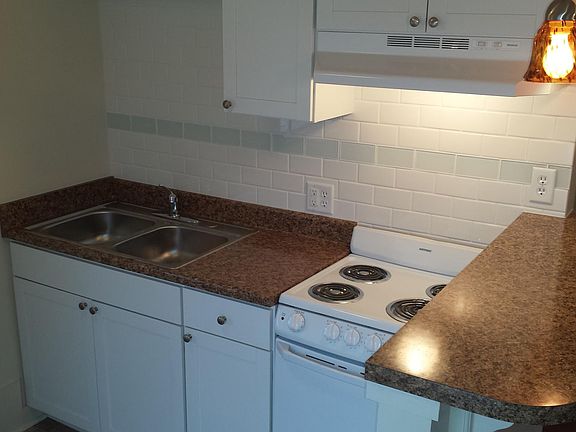 2nd image of 300 N Kalamazoo St #3
