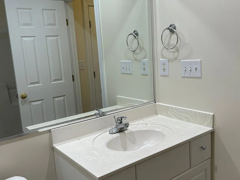 215 Laurel Hill Dr — Photo 12
